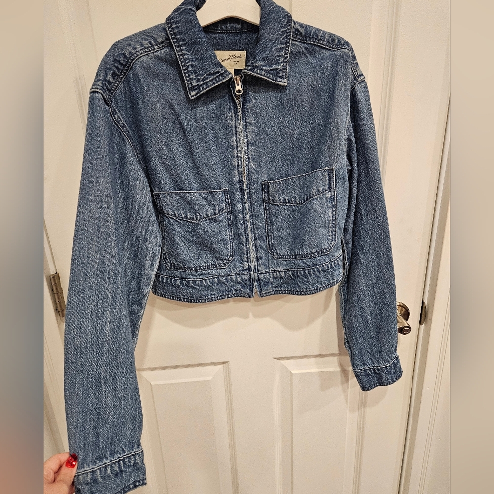 Universal thread Jean jacket. - Picture 2 of 4